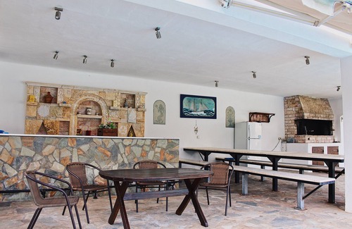 Lagonissi Villa | Family-friendly Villa with big private pool near picturesque beaches