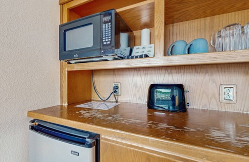 Historic Bayfront House | Family-Friendly Waterfront Studio w/High-Speed WiFi, Marina View, & Kitchenette