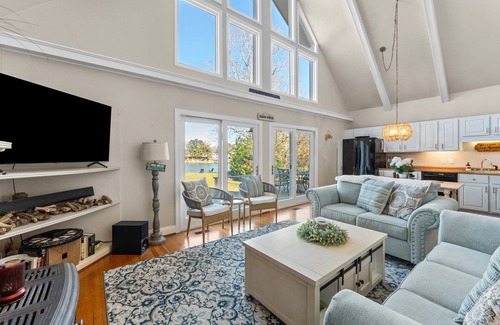Topping House | Family Friendly Waterfront Home - Private Dock, Kayaks, Fire Pit, Grill, Deck