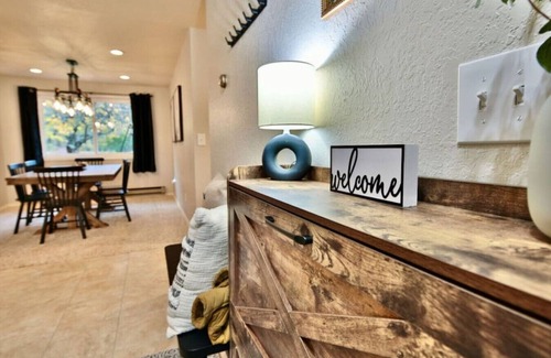 Port Angeles East House | Family Friendly, wi-fi & hot tub