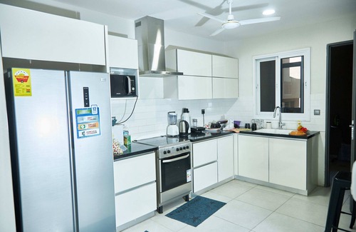 Accra Apartment | Family-Friendly & Work-Friendly Elegant Apartment close to shopping mall & beach