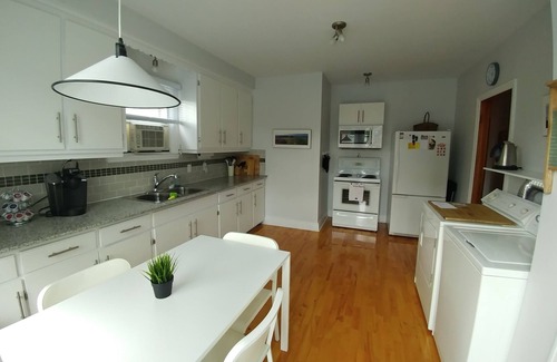 Cote-Des-Neiges—Notre-Dame-De-Grace Apartment | Family friendly . Your Montreal Home Base to all attractions and events