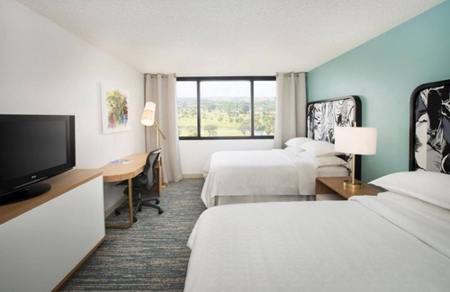 Seybold Hotel | Family & Friends Getaway! 2 Spacious Units, Close to Melreese Golf Course!