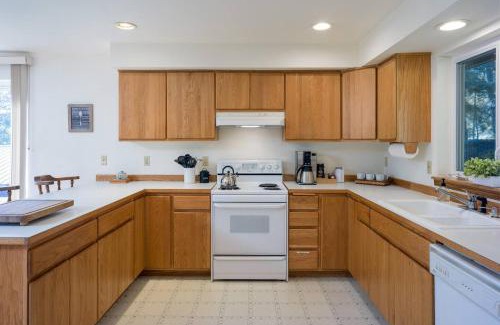 Doe Bay House | Family Fun, Private, Close To Trails, Beaches