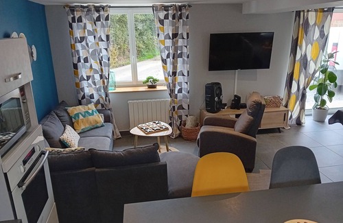 Besneville House | Family gîte for 14 people