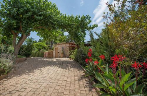 Marathon House | Family Getaway in Marathon by GHH