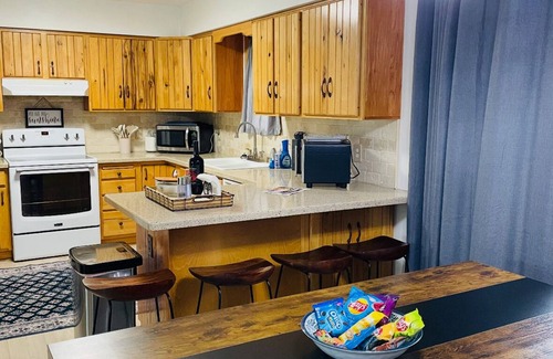 Baxter House | Family Getaway on Two Private Lakes