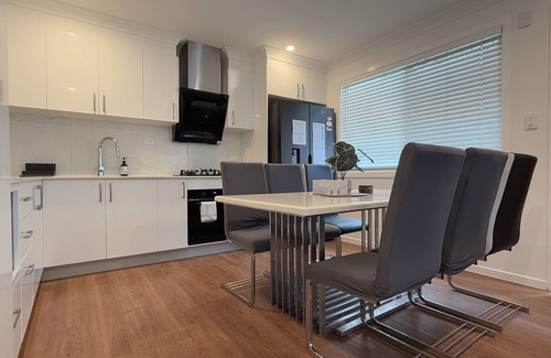 Sunnybank Hills House | Family Haven in Sunnybank | 2BR 2Bath/3 Beds