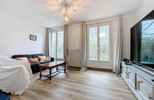 Chaumontel Villa | Family home close to Chantilly, Astérix, CDG