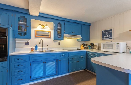 Roach House | Family Home-Great Fishing Spot- Close to Golf- Private Dock