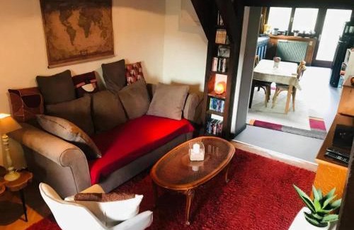 Thon-Samson House | Family home in Thon, garden and terrace 100 m²