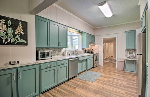 Lexington Cottage | Family Home w/Fire Pit, 2 Mi to Lake Access