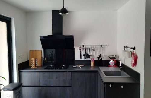 Convention House | Family home with swimming pool. 15 minutes from the beach and hiking trails