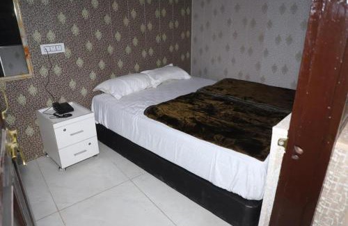 Nizamuddin East Hotel | Family Hotel -1 Min Walk in Nizamuddin Railway Station