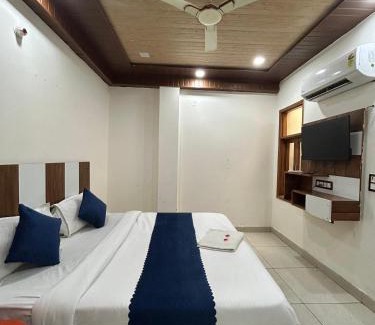 Delhi House | Family inn