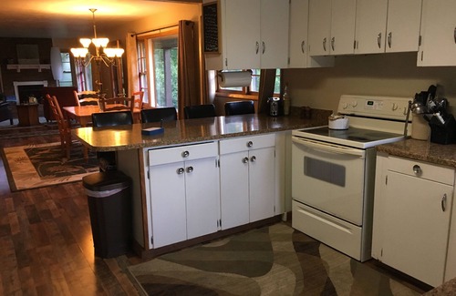 New Castle House | Family/Lrg Groups/King Bed/420/Hike/Bike/Ski/Raft/Firepit/Mountain Views