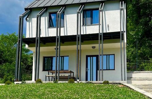 Varbilau House | Family Nest