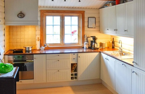 Ulstein Municipality House | Family Oasis with Lake View-By Traum