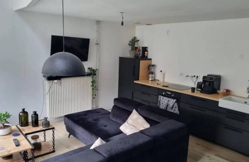 Nieuw-West Apartment | Family, pet friendly, 15 mins from central. Spacious, modern apartment. AMS!
