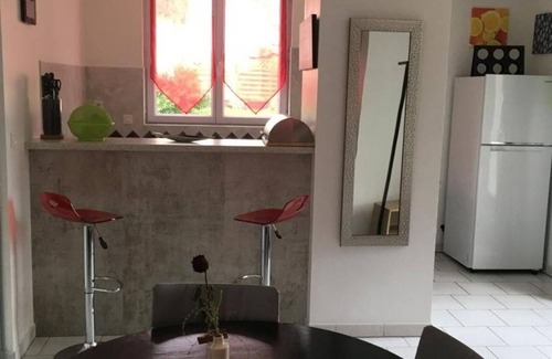Cangey Cottage | Family Retreat: Cozy Cottage with Large Garden, Near Historic Chateaux and Loire Valley Attractions