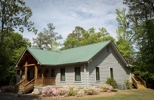 Florence Cabin | Family Retreat for vacations, weddings, family reunions and corporate retreats.