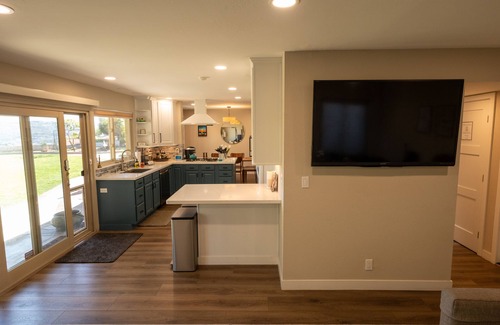 Tierrasanta House | Family Retreat-Full Kitchen✅10min-Zoo, Balboa Park✅Views✅BBQ✅Smart TV's✅Hot Tub