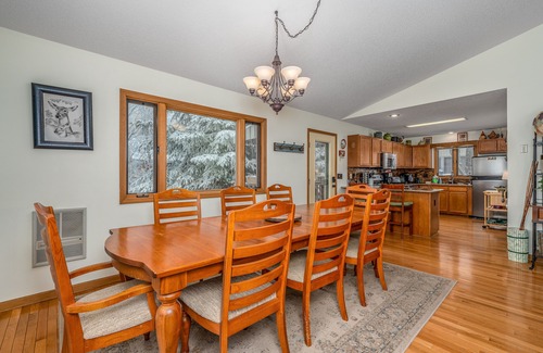 Charter Hills House | Family Retreat: Level Entry, Cozy Deck, Fireplace, Trail Access~2mi to Resort