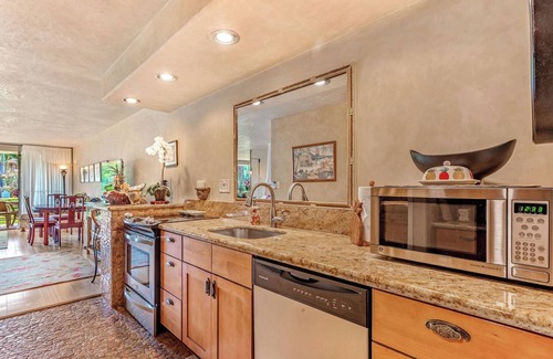 Kaanapali Condo | Family Retreat on Kaanapali Beach Impeccably Maintained Poolside Location