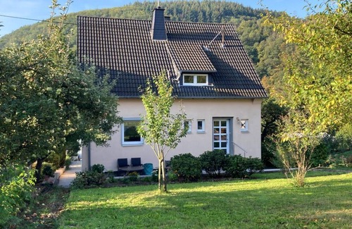 Kirn Apartment | Family room, shower, WC, 2 bedrooms - Holiday home in the orchard
