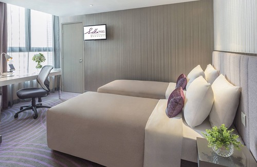 Kwai Chung House | Family Room with Sofa Bed with FREE WiFi, GYM