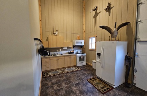Caro Cabin | Family size lodge! Deer Ranch Experience 20 mins from legendary Frankenmuth!