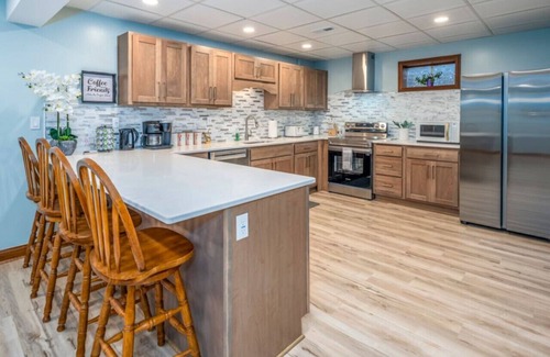 Walton House | Family Stay! Near both Ark & Creation Museum!