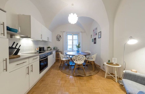 Lend Apartment | Family Stay Near Kunsthaus Graz | Sleeps 6
