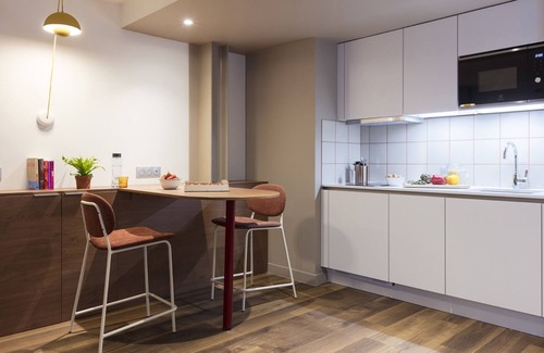 Pere Lachaise Apartment | Family Studio with Aircon in Gambetta Paris