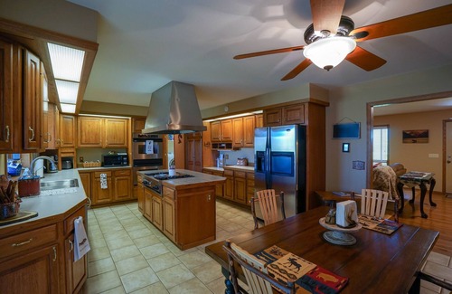 Cameron House | Family style home overlooking the Madison River