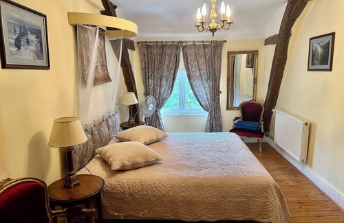 Tournon-Saint-Pierre House | Family Suite (2 Adults + 1 Child)/CHATEAU LES VALLEES in TOURAINE