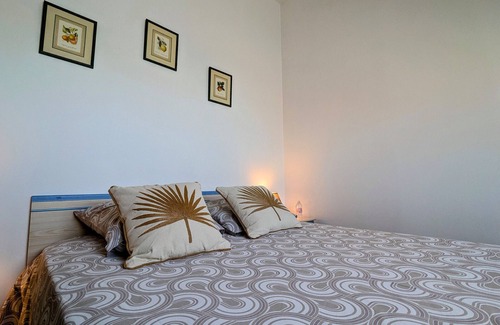 Chateauroux Bed & Breakfast | Family Suite with Breakfast, Private Living Area, and Two Bedrooms