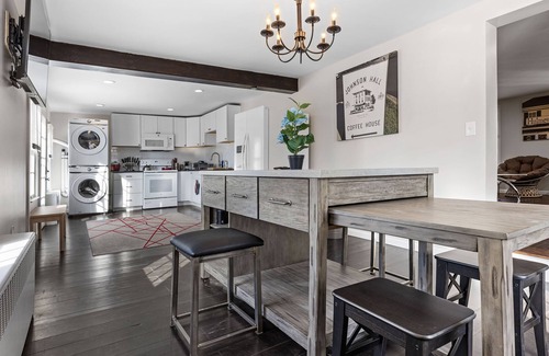Oakford House | Family/Travelers! Near Philadelphia, Sesame Place, Six Flags, Parx, NJ & NY!