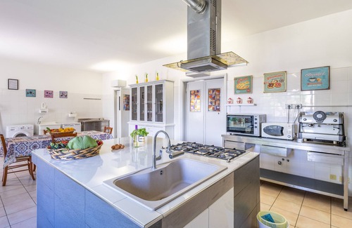 Modica Villa | Family Villa Morenanoemi with Sea View, Pool, Garden, Terrace & Balcony