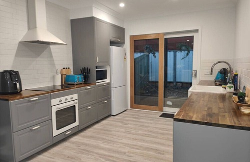 Stawell House | FamilyRetreat Near TheGrampians