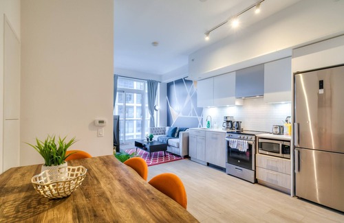 Garden District Apartment | Fancy 2BR Suite in Jarvis