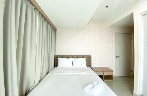 Pekayon Jaya Apartment | Fancy and Nice 3BR at Grand Kamala Lagoon Apartment By Travelio