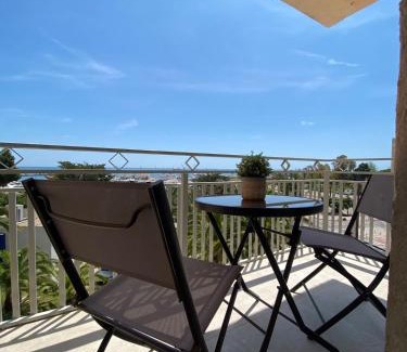 Sant Carles de la Rapita Apartment | Fantástico apartamento a primera línea de mar en la Ràpita