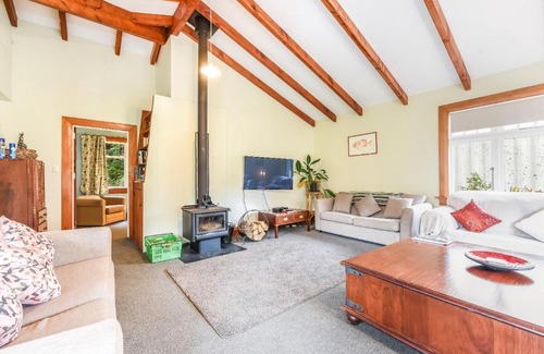 Saint Omer House | Fantail Cottage Kaiuma Bay - Havelock Holiday Home