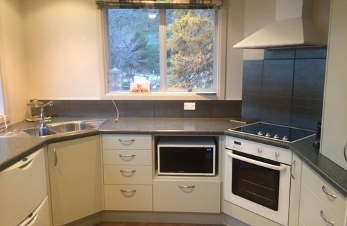 Gladstone House | Fantail Inn Johns Creek Lake Hawea
