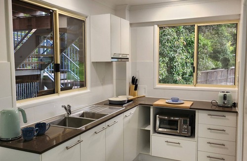 Verrierdale House | Fantastic 1-bedroom, bathroom, kitchenette, lounge in Verrierdale