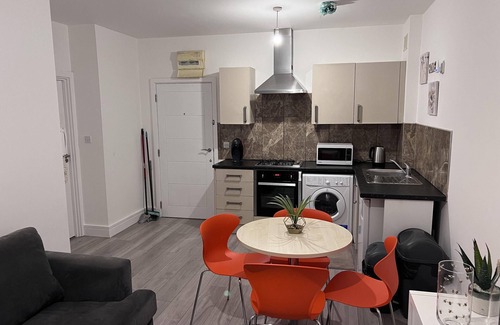 Stanwell Apartment | Fantastic 1-Bedroom Flat