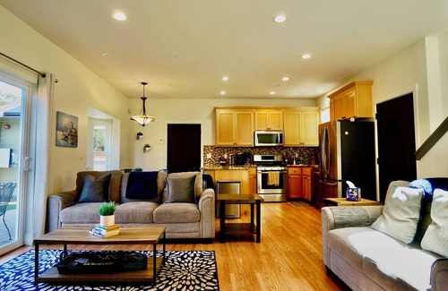 San Mateo County House | Fantastic 3 bedroom, 3 bath Coastal Home Close to the Beach and Restaurants
