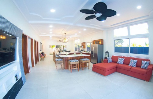 Playa San Blas House | Fantastic 5-bedroom beach house with private pool in Playa San Blas by Surf City