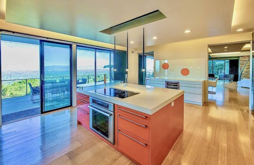 Loyola House | Fantastic 7-bedroom house with AC in Los Altos Hills